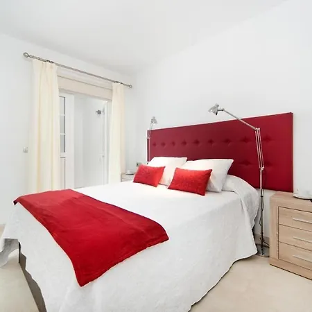 Old Town Apartment *